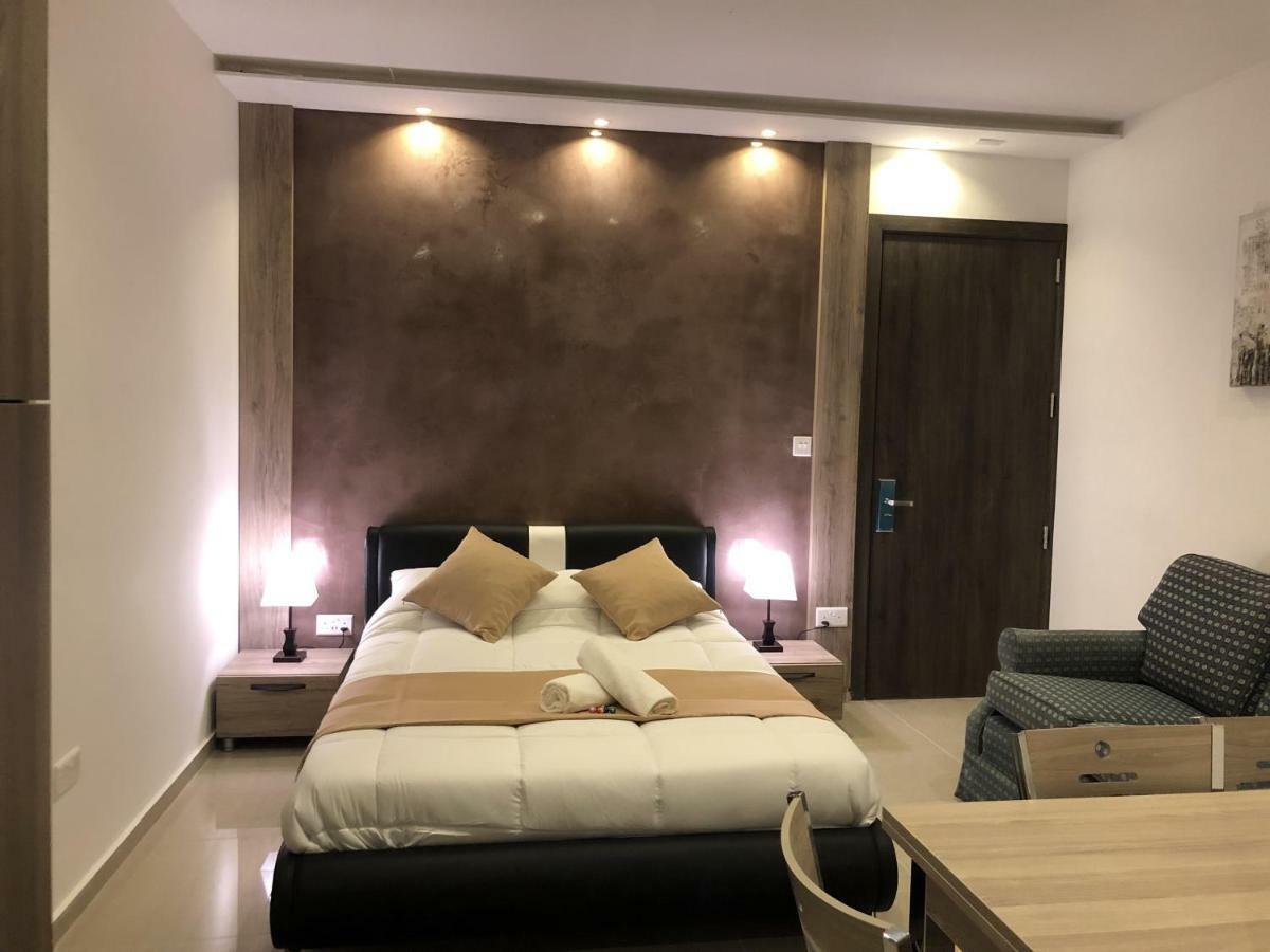 סיינט פול ביי The Pearl Luxury Guest House מראה חיצוני תמונה